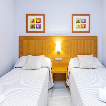 2 Habs Buena Terraza Con Bbq - Wifi, Piscina Apartment Михас Екстериор снимка
